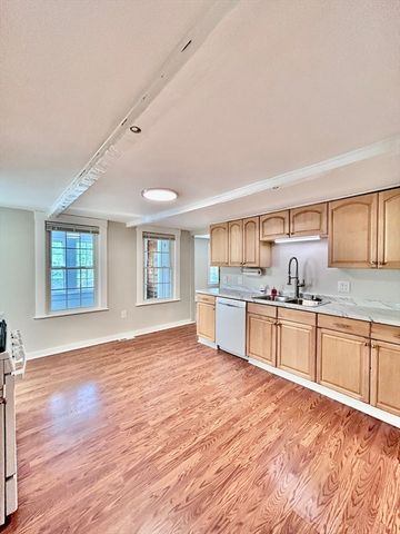 10 Franklin St 1, Medway, MA 02053