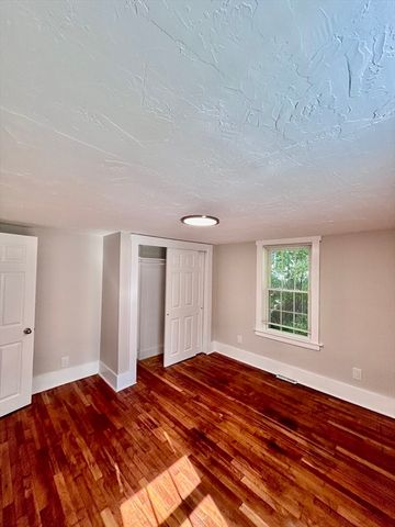 10 Franklin St 1, Medway, MA 02053