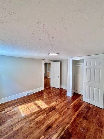 10 Franklin St 1, Medway, MA 02053