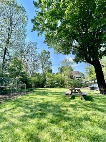 10 Franklin St 1, Medway, MA 02053