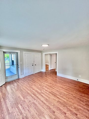 10 Franklin St 1, Medway, MA 02053