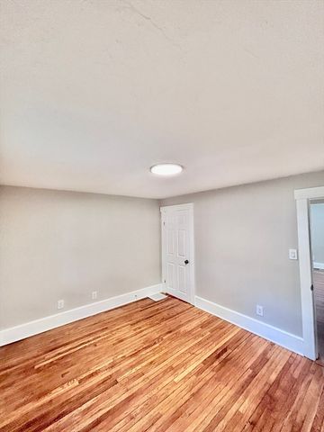 10 Franklin St 1, Medway, MA 02053