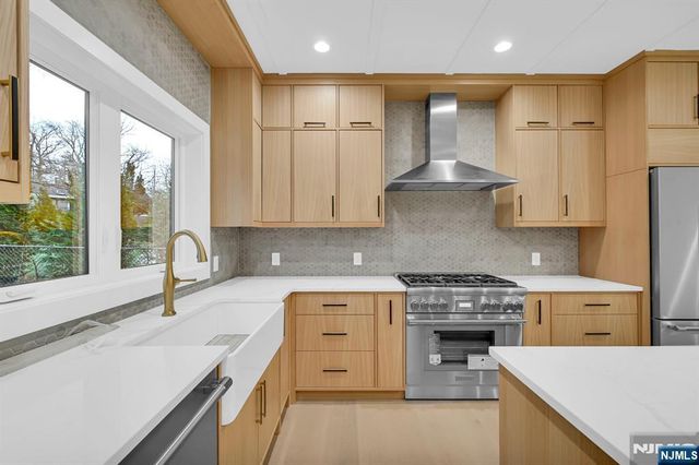 42 Charles Street, Livingston, NJ 07039