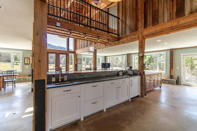 29 Dashney Road, Burke, VT 05832