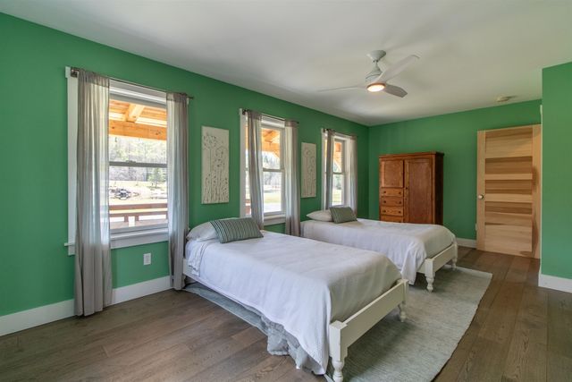 29 Dashney Road, Burke, VT 05832