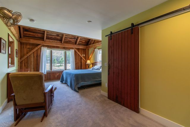 29 Dashney Road, Burke, VT 05832