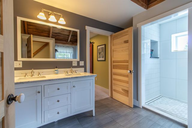 29 Dashney Road, Burke, VT 05832
