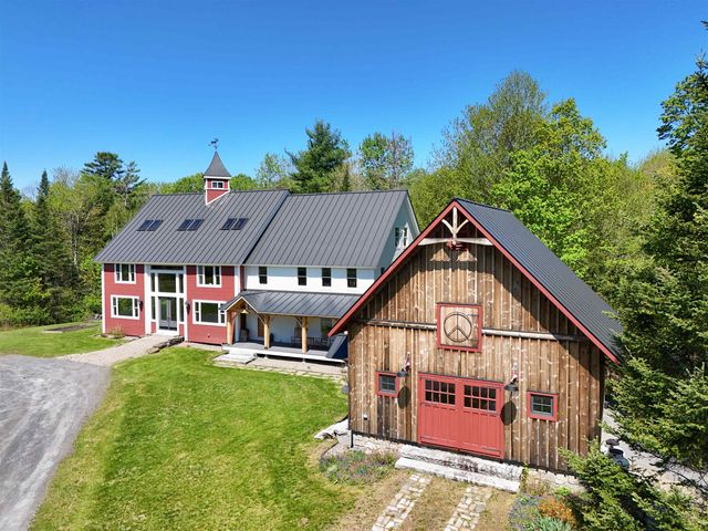 29 Dashney Road, Burke, VT 05832
