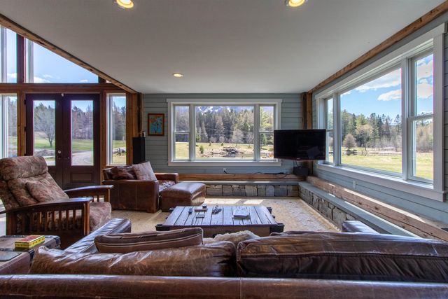 29 Dashney Road, Burke, VT 05832
