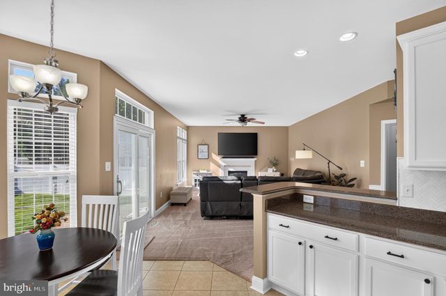 16 WOOD LARK DR, Mount Laurel, NJ 08054