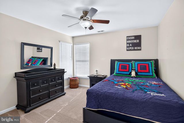 16 WOOD LARK DR, Mount Laurel, NJ 08054