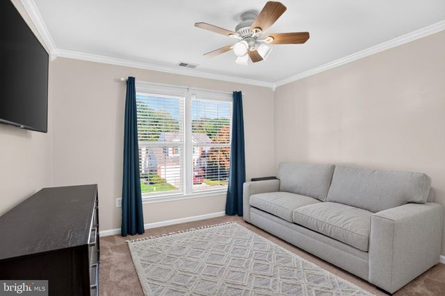 16 WOOD LARK DR, Mount Laurel, NJ 08054
