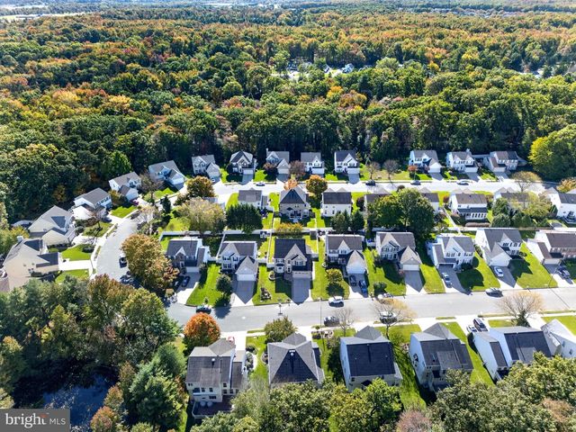 16 WOOD LARK DR, Mount Laurel, NJ 08054