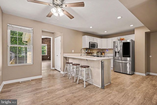 56 RED BIRD LN, Gettysburg, PA 17325