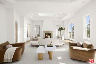 1939 Stradella Road, Los Angeles, CA 90077