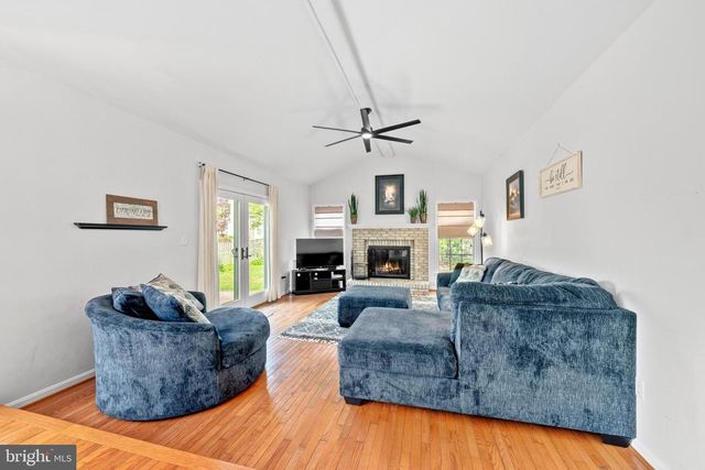 14453 N SLOPE ST, Centreville, VA 20120