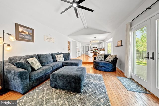 14453 N SLOPE ST, Centreville, VA 20120