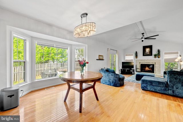 14453 N SLOPE ST, Centreville, VA 20120