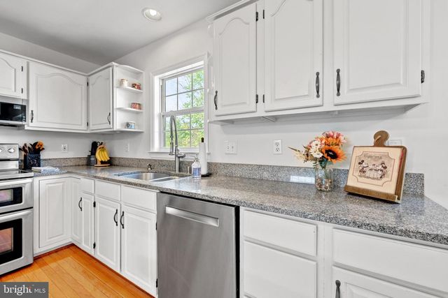 14453 N SLOPE ST, Centreville, VA 20120