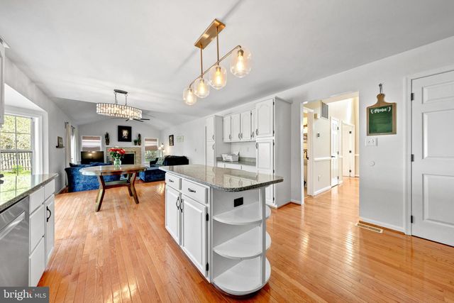 14453 N SLOPE ST, Centreville, VA 20120