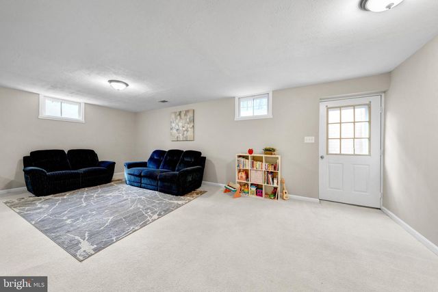 14453 N SLOPE ST, Centreville, VA 20120