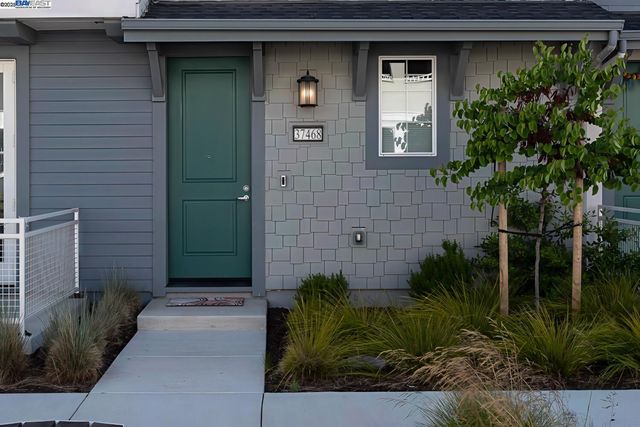 37468 Bowline Rd, Newark, CA 94560