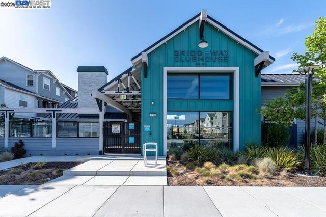 37468 Bowline Rd, Newark, CA 94560