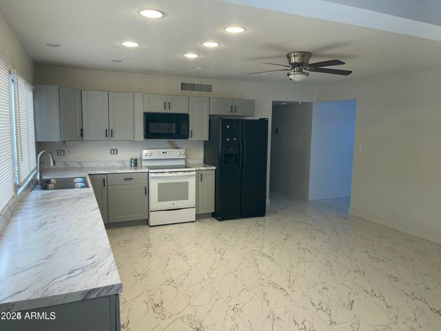 14029 N 39TH Avenue, Phoenix, AZ 85053