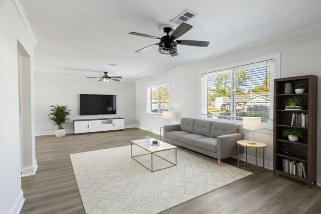 220 Michael Avenue, Mary Esther, FL 32569