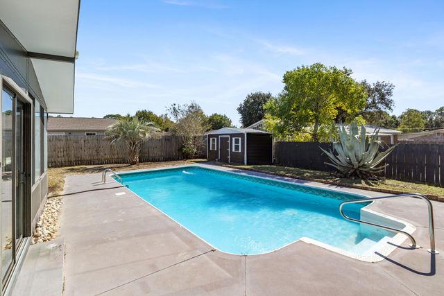 220 Michael Avenue, Mary Esther, FL 32569