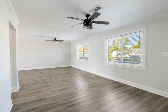 220 Michael Avenue, Mary Esther, FL 32569