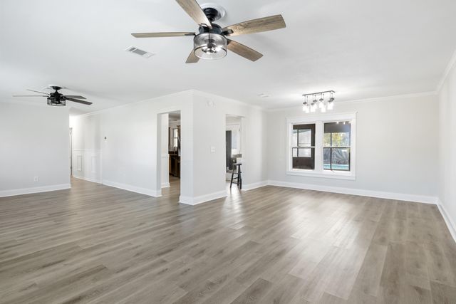 220 Michael Avenue, Mary Esther, FL 32569