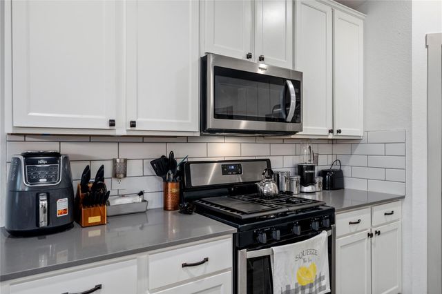 6903 Amber Cliff Lane, Richmond, TX 77469