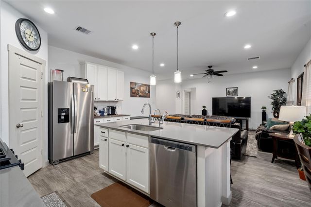 6903 Amber Cliff Lane, Richmond, TX 77469