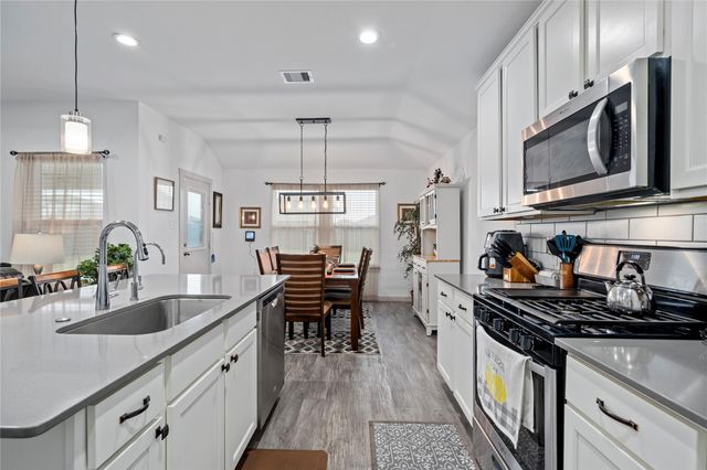 6903 Amber Cliff Lane, Richmond, TX 77469