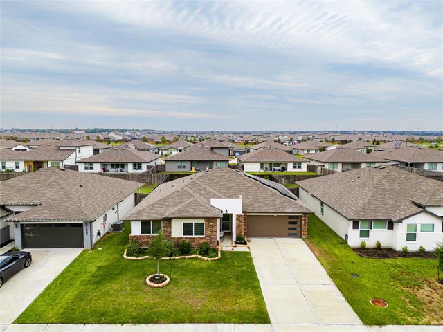 6903 Amber Cliff Lane, Richmond, TX 77469