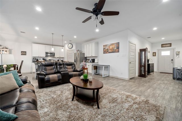 6903 Amber Cliff Lane, Richmond, TX 77469