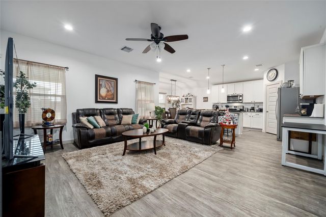 6903 Amber Cliff Lane, Richmond, TX 77469