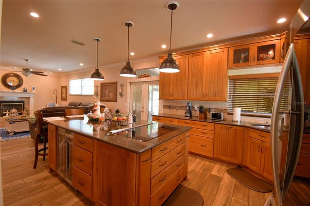 2000 LAKE ARIANA BOULEVARD, Auburndale, FL 33823