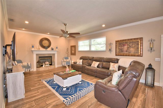 2000 LAKE ARIANA BOULEVARD, Auburndale, FL 33823