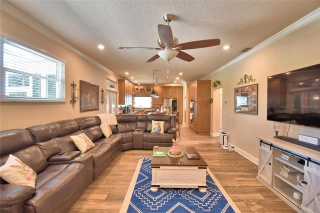 2000 LAKE ARIANA BOULEVARD, Auburndale, FL 33823