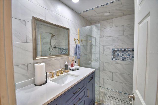 2000 LAKE ARIANA BOULEVARD, Auburndale, FL 33823