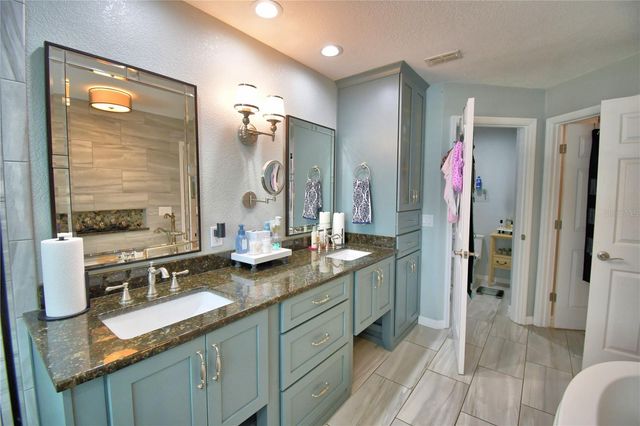 2000 LAKE ARIANA BOULEVARD, Auburndale, FL 33823