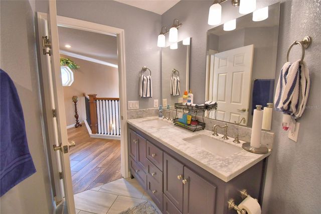 2000 LAKE ARIANA BOULEVARD, Auburndale, FL 33823