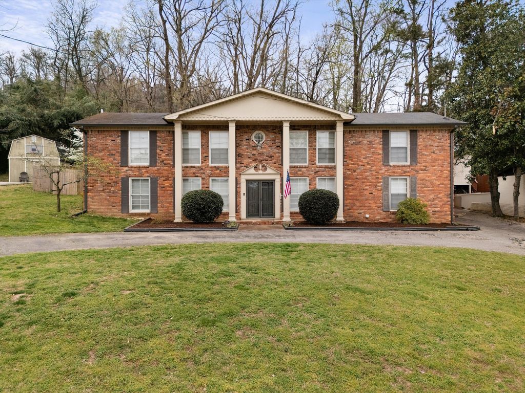 6805 Cloudland Dr, Nashville, TN 37205