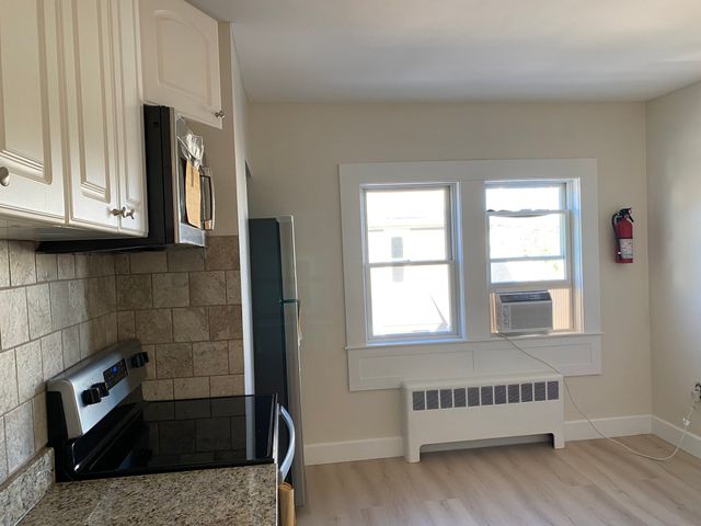18 Highland Terrace 18, Needham, MA 02494