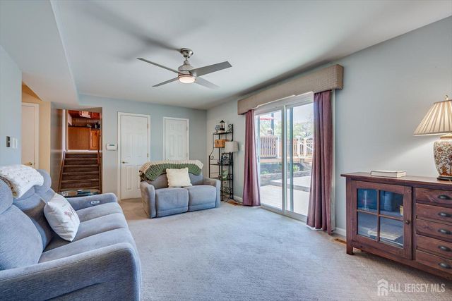 27 Eileen Way, Edison, NJ 08837