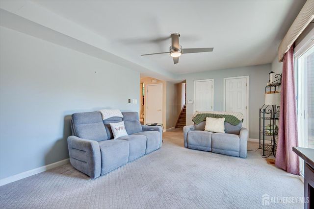27 Eileen Way, Edison, NJ 08837