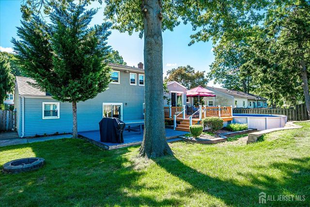 27 Eileen Way, Edison, NJ 08837