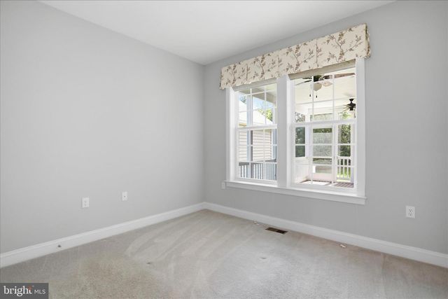 104 POPPY DR, White Post, VA 22663